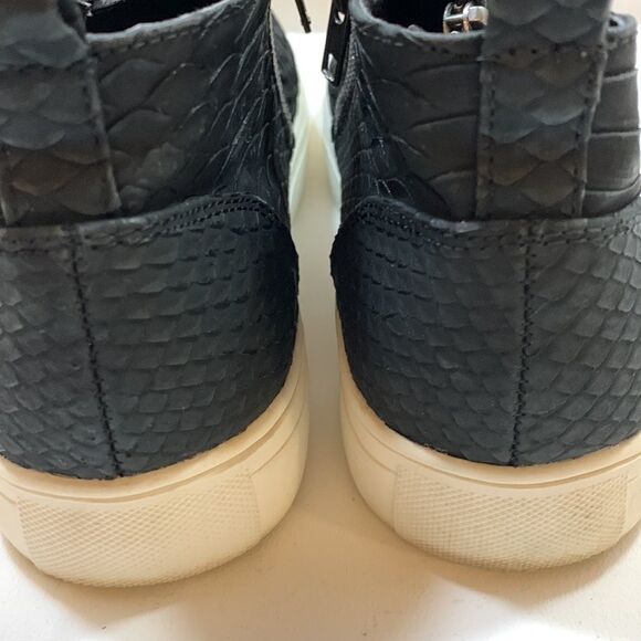 Coconuts by Matisse Size 6.5 black booties - Picture 6 of 9